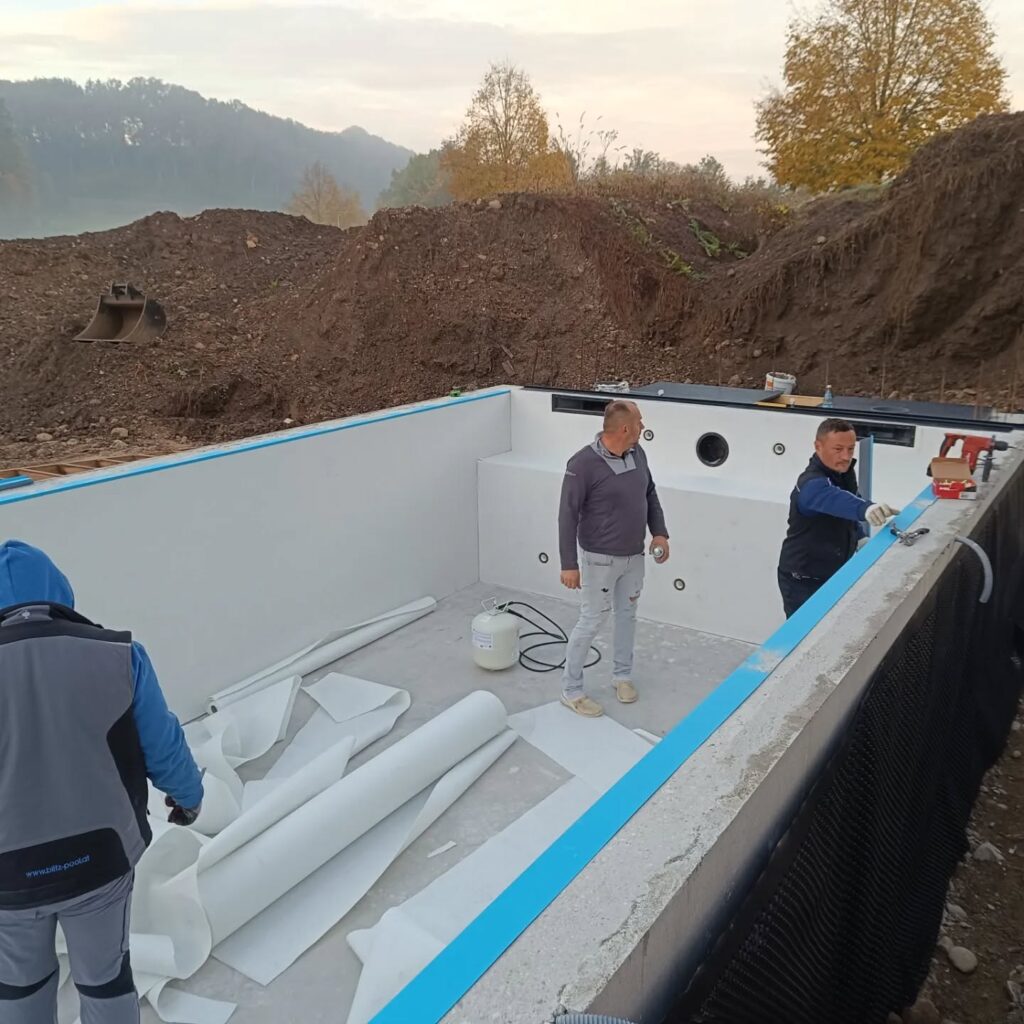 Poolbau Oktober 2024 - vrobereitung für die Poolfolie