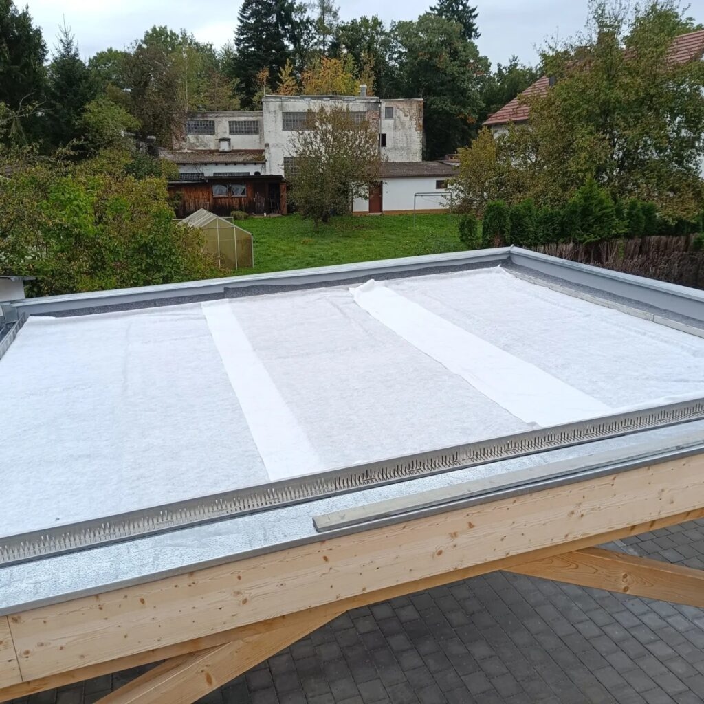 September 2024 - Garten und Pflasterarbeiten in Waldkraiburg - Gründachfläche vorbereiten